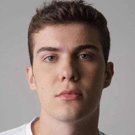 Caio Manhente