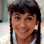 Iara Jamra como Nina